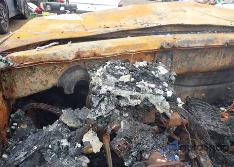 1996 GMC Sierra K1500 z USA, uszkodzony, nr VIN 2GTEK19R1T1560352